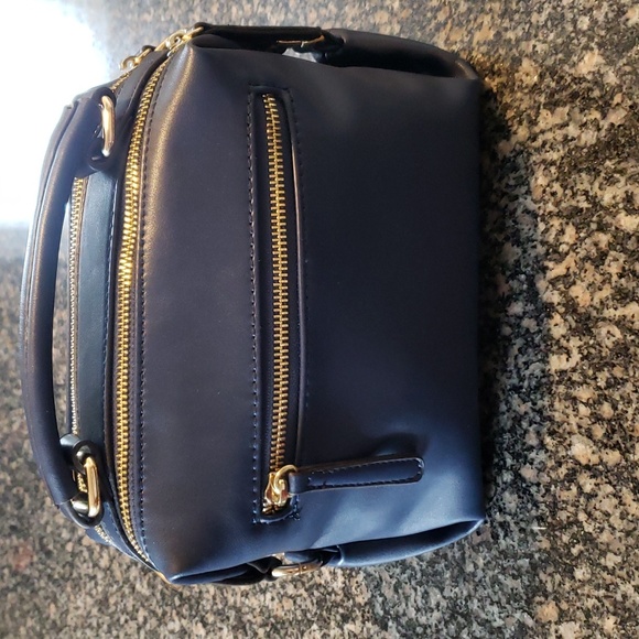 Sondra Roberts Crossbody - Picture 4 of 11